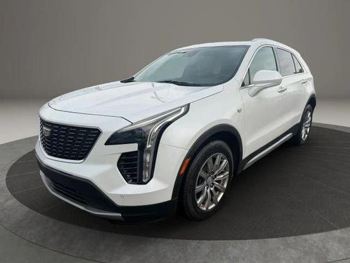 White 2019 Cadillac XT4 Premium Luxury