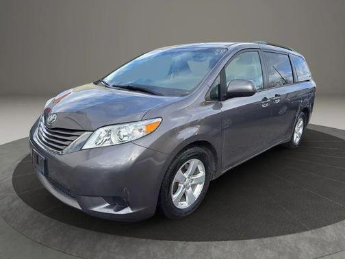 2017 Toyota Sienna LE