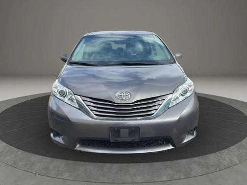 2017 Toyota Sienna LE