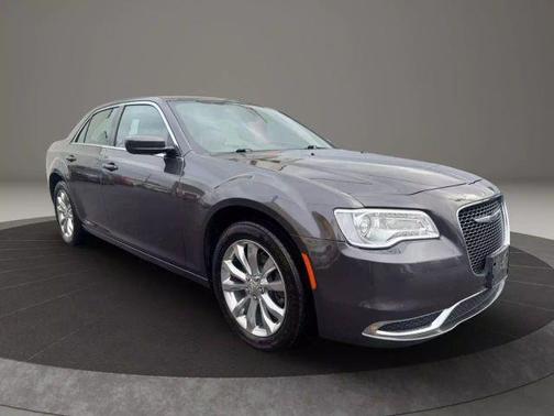 2020 Chrysler 300 Touring