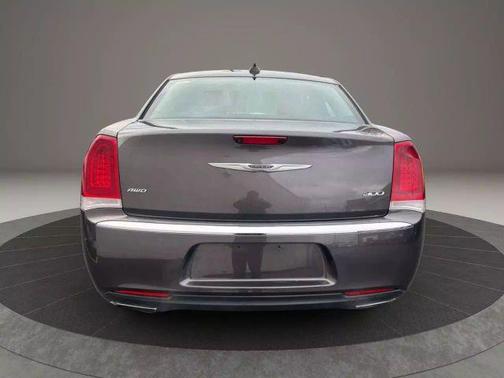 2020 Chrysler 300 Touring