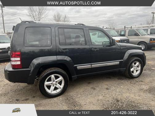 Photo 4 of 31 of 2008 Jeep Liberty Limited