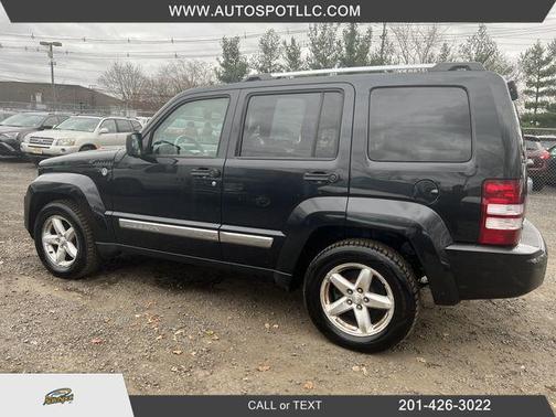 Photo 5 of 31 of 2008 Jeep Liberty Limited