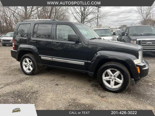 Photo 3 of 31 of 2008 Jeep Liberty Limited