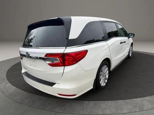 White 2019 Honda Odyssey LX