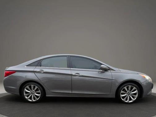 2011 Hyundai SONATA SE