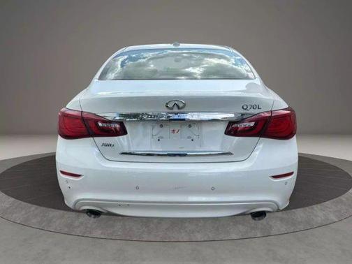 2016 INFINITI Q70L 3.7X