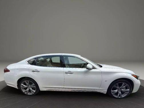 2016 INFINITI Q70L 3.7X