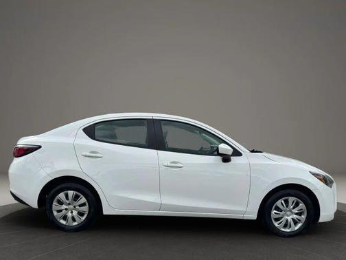 White 2019 Toyota Yaris Sedan L