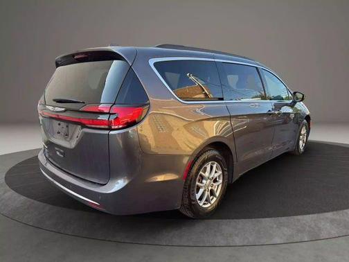2022 Chrysler Pacifica Touring