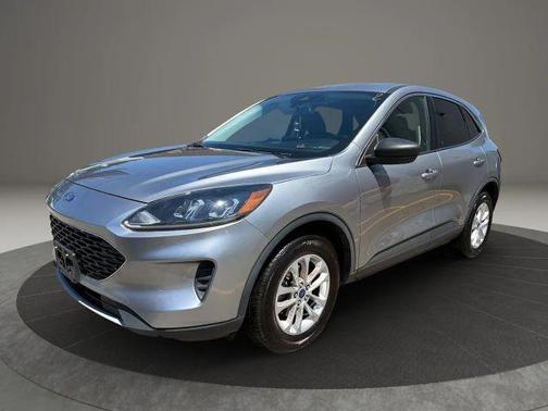 Silver 2022 Ford Escape SE