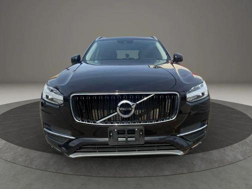 2019 Volvo XC90 T6 Momentum