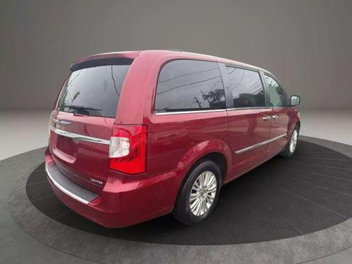 2015 Chrysler Town & Country Limited Platinum