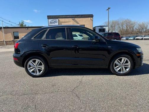 Brilliant Black 2018 Audi Q3 2.0T Premium