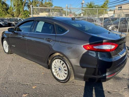 2016 Ford Fusion Hybrid SE