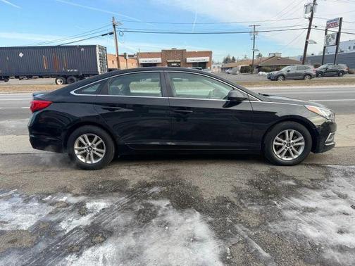 2016 Hyundai SONATA SE