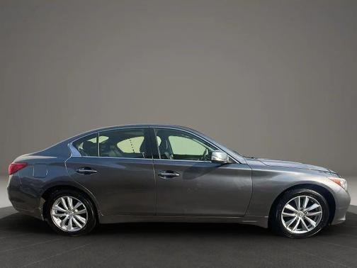 2015 INFINITI Q50 Base