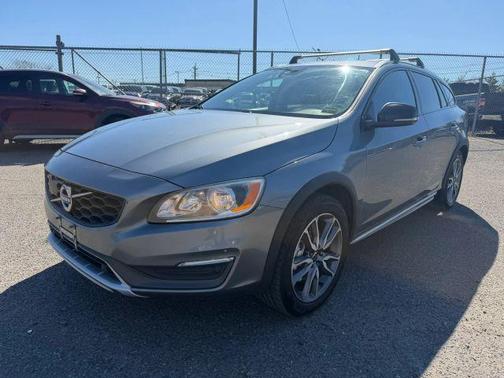 2016 Volvo V60 Cross Country T5