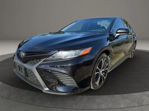 Black 2019 Toyota Camry LE