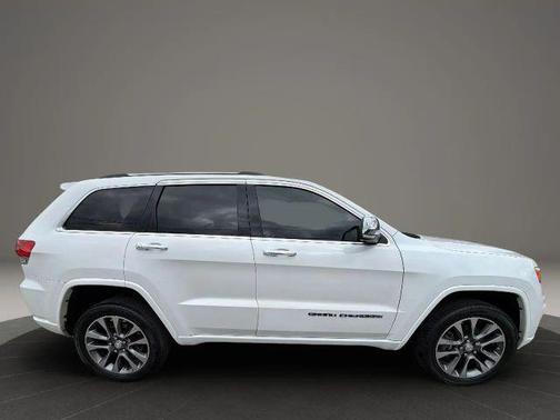White 2017 Jeep Grand Cherokee Overland