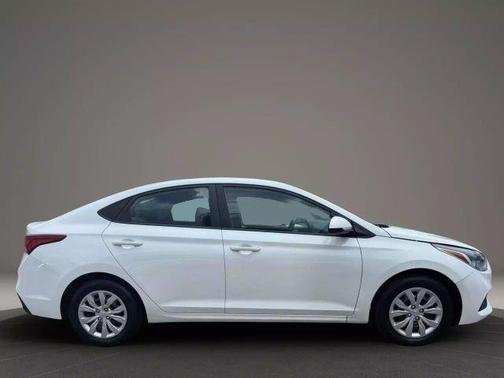 2021 Hyundai Accent SE