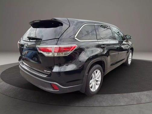 2016 Toyota Highlander LE