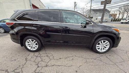 2016 Toyota Highlander LE