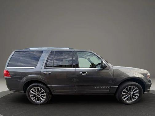 2016 Lincoln Navigator Select