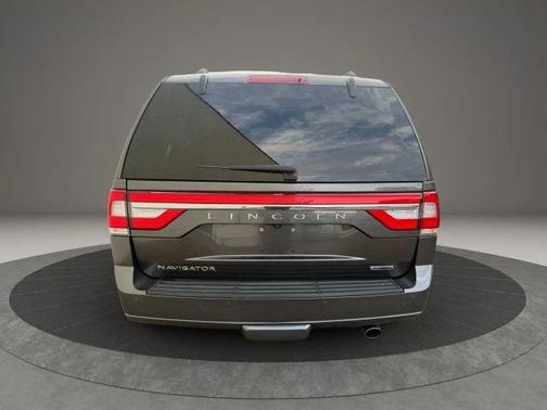 2016 Lincoln Navigator Select