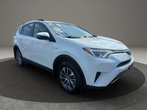 2018 Toyota RAV4 Hybrid LE