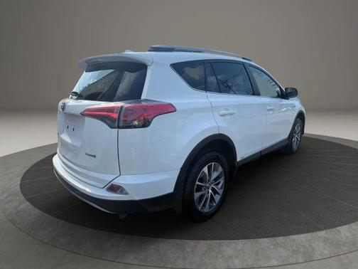 2018 Toyota RAV4 Hybrid LE