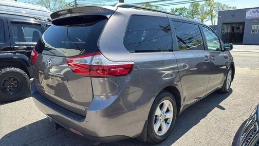 2015 Toyota Sienna LE