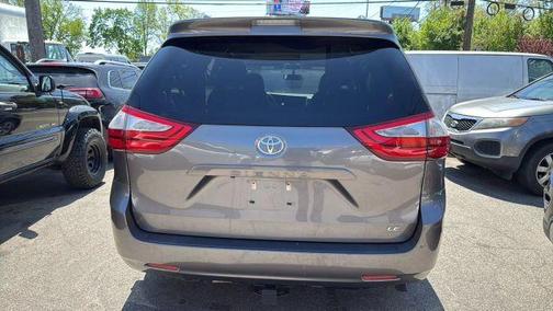 2015 Toyota Sienna LE