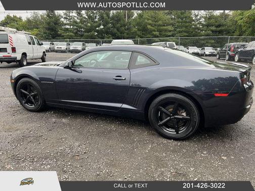 Photo 5 of 26 of 2013 Chevrolet Camaro 2LS