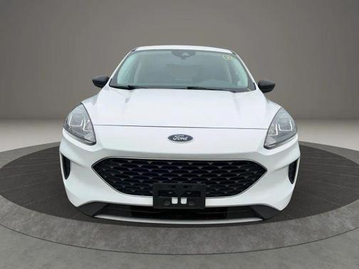 White 2022 Ford Escape SE