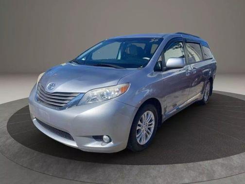 2012 Toyota Sienna XLE