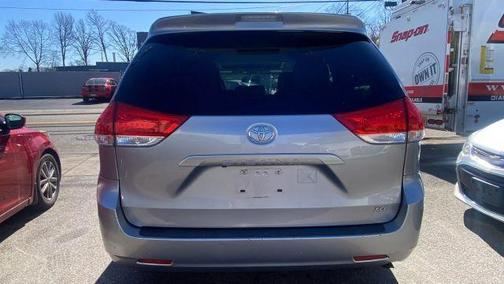 2012 Toyota Sienna XLE