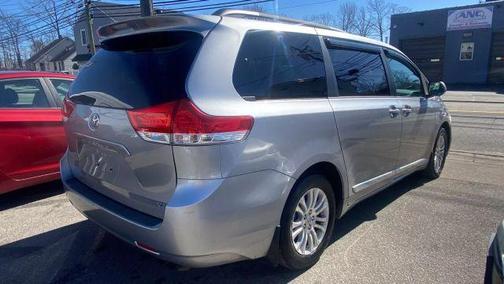 2012 Toyota Sienna XLE
