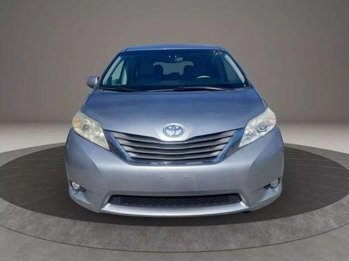 2012 Toyota Sienna XLE