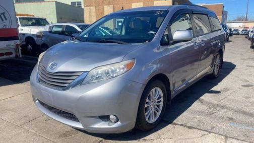 2012 Toyota Sienna XLE