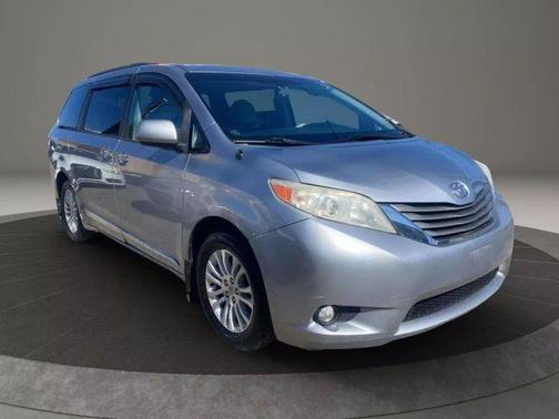 2012 Toyota Sienna XLE