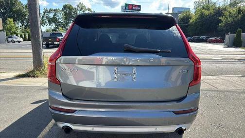 2018 Volvo XC90 T5 Momentum