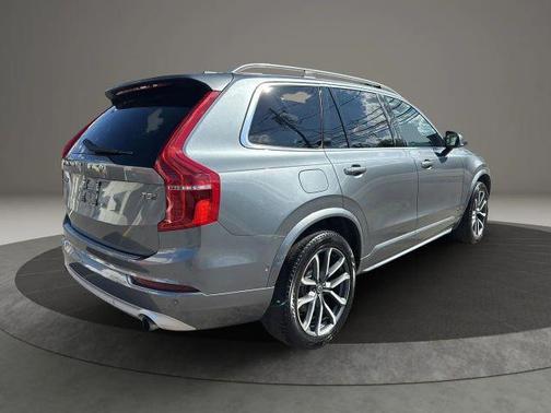 2018 Volvo XC90 T5 Momentum