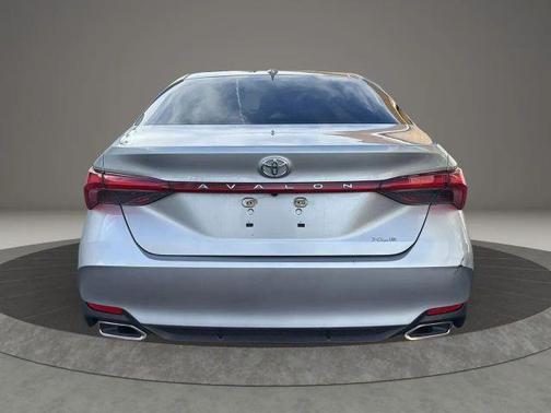 2022 Toyota Avalon XLE