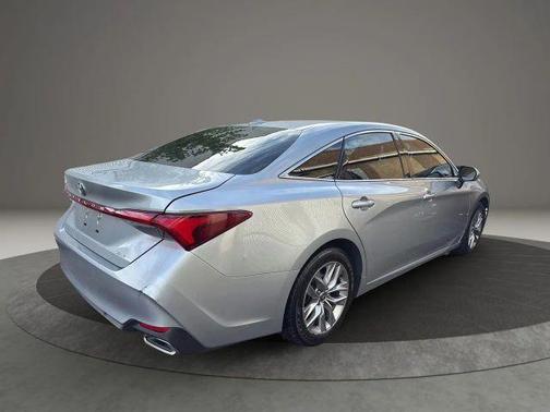 2022 Toyota Avalon XLE