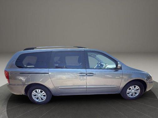 2012 Kia Sedona LX