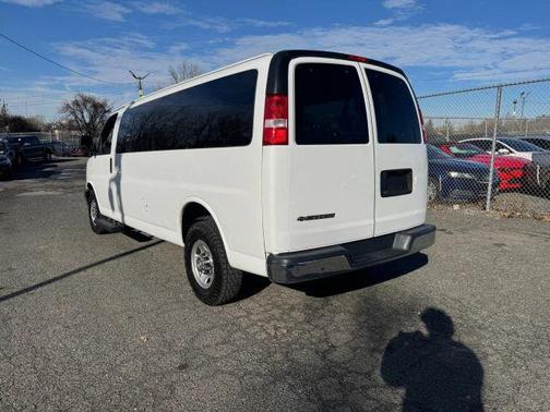 2020 Chevrolet Express 3500 LT