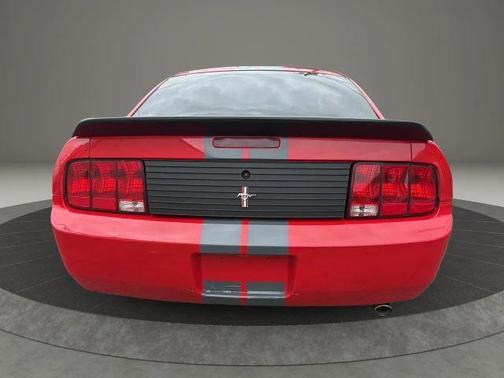 2007 Ford Mustang Deluxe