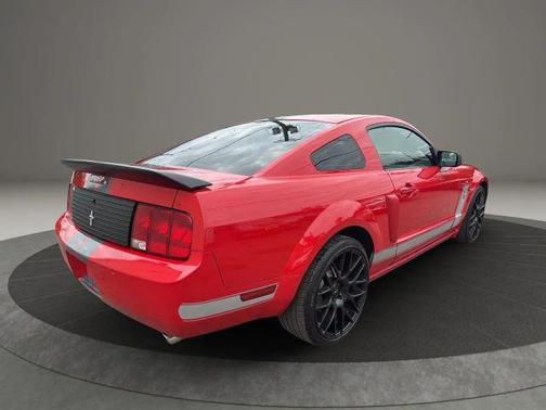 2007 Ford Mustang Deluxe