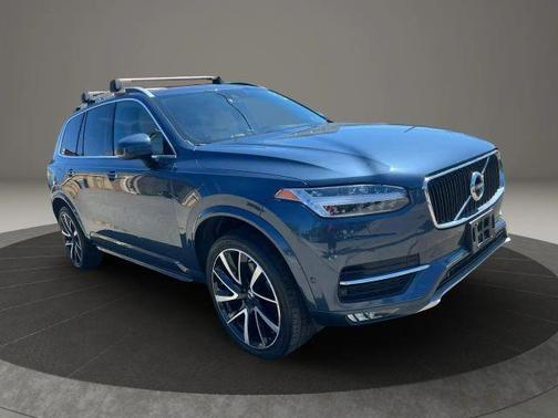 Blue 2018 Volvo XC90 T6 Momentum